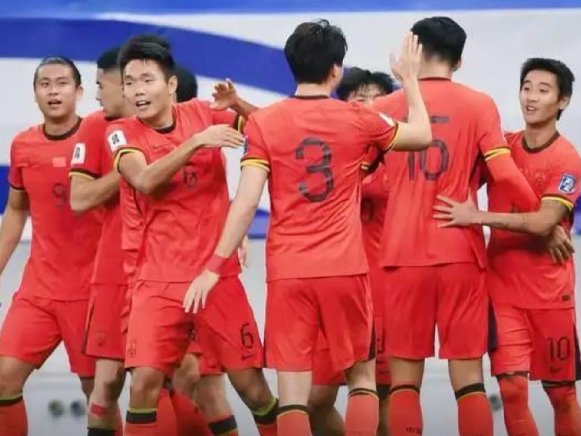 她积极配合 她积极配合