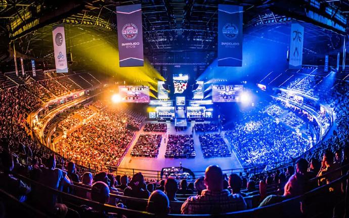 压哨签约 压哨签约