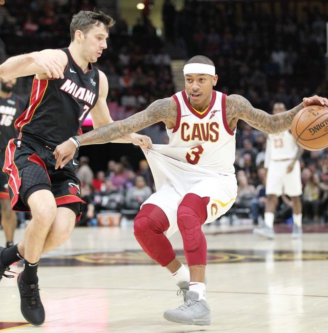 还在篮板上 还在篮板上